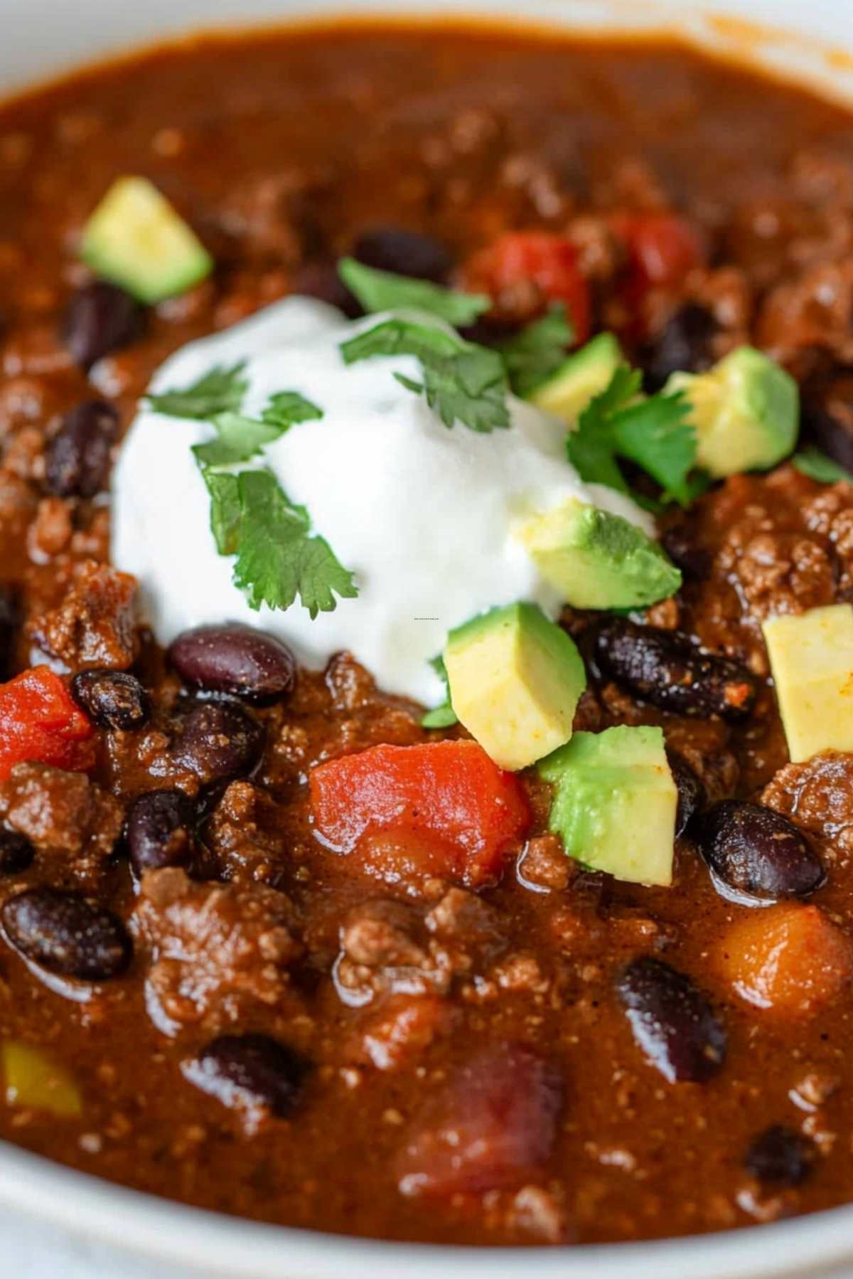 Bobby Flay’s Beef and Black Bean Chili: A Hearty, Flavor-Packed Comfort Dish