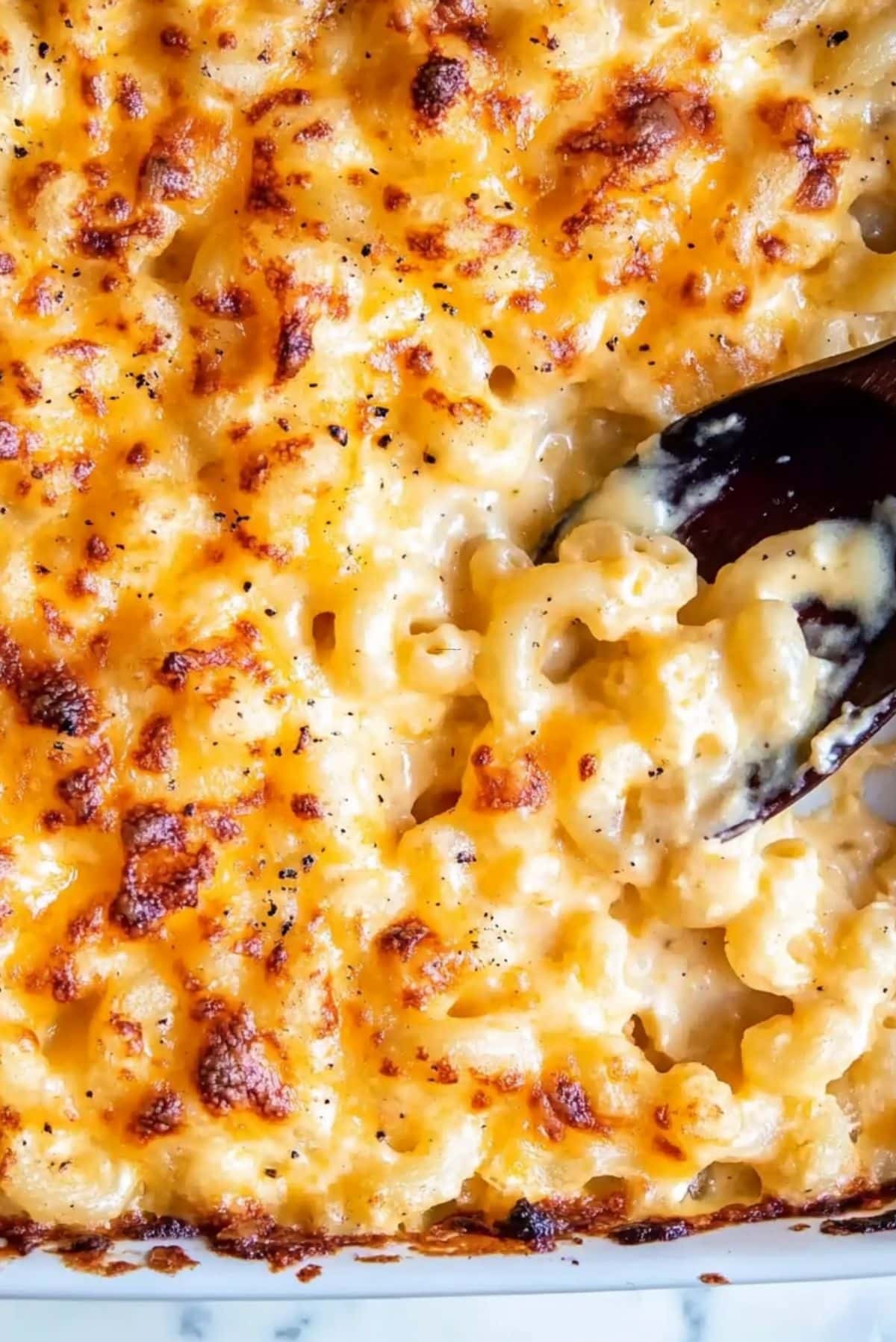 The Creamiest Baked Mac & Cheese – Pure Comfort in Every Bite